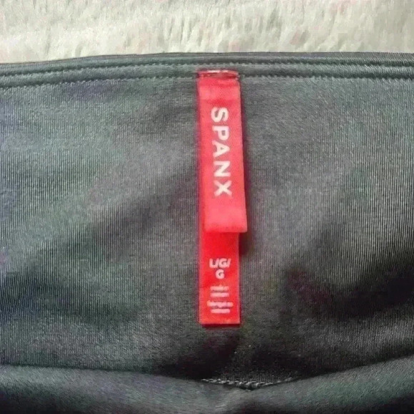 SPANX Black Camo Compression Leggings - size large - Picture 4 of 4